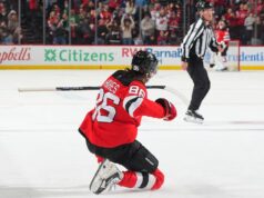 O herói do United, Jack Hughes, marcou três gols na vitória sobre os Devils