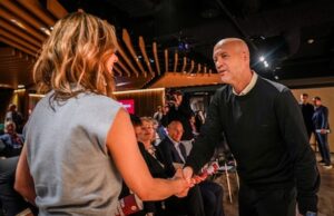 Um dia após a mudança de treinador, Jordi Cruijff não brinca de esconde-esconde no Ajax: ‘Quero construir uma equipe vencedora imediatamente’