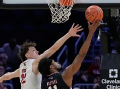 Miami (Ohio) sofreu sua primeira derrota da temporada para a UMass na viagem do MAC