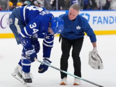 Auston Matthews, do Maple Leafs, está afastado após torcer o joelho