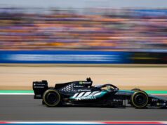 Russell conquista a pole na corrida de velocidade 1-2 na Mercedes