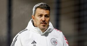 É assim que Oscar Garcia quer virar o jogo no Ajax: ‘Às vezes o jogador mais importante está no banco’