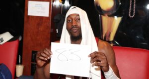 O técnico da AAU de Bam Adebayo avalia seu desempenho histórico de 83 pontos.