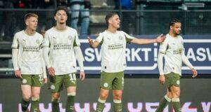 Joey Veerman está ausente da seleção do PSV, que busca vingança contra o NEC após a derrota na copa.