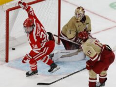 Islanders assinam contrato inicial com Ezerman