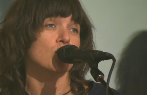 Aula de sábado: Courtney Barnett apresenta “Mantis”