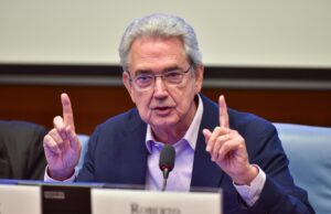 Bernabè: “Por trás do boom da IA está um ladrão. Existem bilhões de conteúdo sem valor”