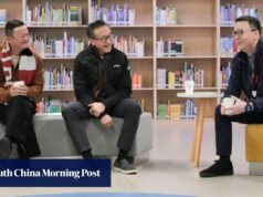 Jack Ma, executivos do Alibaba se reúnem com educadores para discutir como a educação deve se adaptar à era da IA.