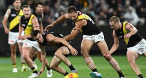 Os Blues resistiram à onda dos Tigers após a primeira vitória