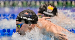 Lewis Clareburt define ritmo no início da temporada