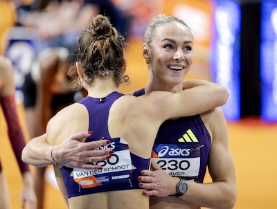 Lieke Klaver vence nos 400 metros no NK Indoor em Apeldoorn.