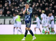 O Ajax está com sérios problemas. O suplente tornou-se um herói do FC Groningen com dois golos.