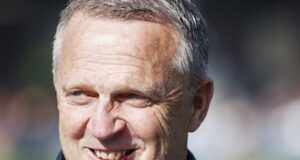 O FC Twente, com forte desempenho, quer dar continuidade a John van den Brom.