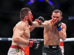 Petr Yan acusou dirigentes do UFC de tentarem substituir o cinturão do título por uma réplica.