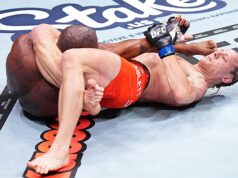 Paddy Pimlett acha que está atrás de Charles. Não há muito Oliveira na luta.