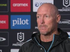 O técnico dos Sharks reagiu ao encontro do craque com o rival