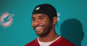 GM dos Falcons: Tua Tagovailoa competirá com Michael Penix Jr.