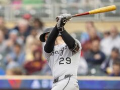 O home run de Curtis Mead manda a Austrália para a vitória do WBC sobre a República Tcheca.
