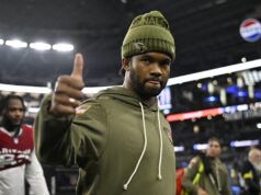 NFL Roundup: Cardinals liberam oficialmente QB Kyler Murray.