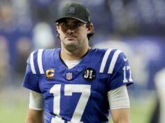 Os Colts estão assinando com o QB Daniel Jones um contrato de 2 anos no valor de US$ 88 milhões.
