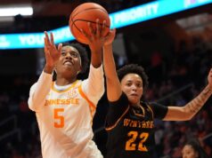 Guarda do Tennessee deixa o time e chama a noite do último ano de ‘ponto de ruptura’