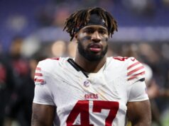 49ers DE Bryce Huff anunciou sua aposentadoria.