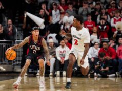 Trabalhando para Cincinnati na abertura do torneio Big 12 contra Utah