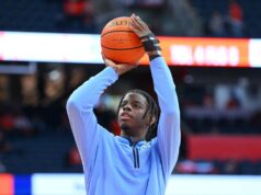 Caleb Wilson, da Carolina do Norte, está fora desta temporada devido a uma lesão no polegar.