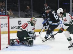 Os Mammoths pretendem continuar sua ascensão contra os lutadores Blackhawks