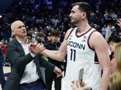 O número 4 da UConn visita Marquette no jogo do título do Big East.