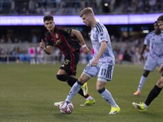 Terremotos rugem para sucesso doméstico na estrada em Union