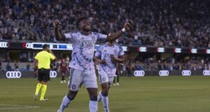 Terremotos e Sounders se chocam durante a largada em Sterling