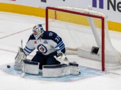 Blackhawks vs. Jets orando para trabalhar na regulamentação