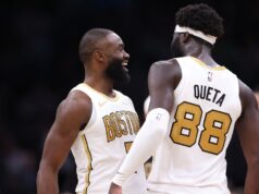 O centro em ascensão Nemias Quetta, lucrou para conter o Celtics.