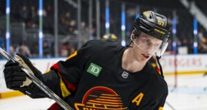 Relatório: Estrelas adquirem D-Tyler Myers de Canucks