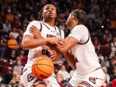 Ole Miss, na Carolina do Sul, está cedendo ao peso dos negros próximos.