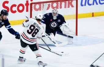 A prorrogação dos Jets continua com uma vitória sobre os Blackhawks.