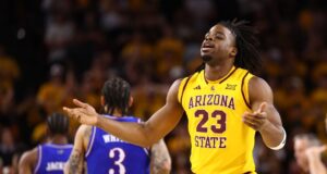 Maurice Odom lidera o estado do Arizona para derrotar o número 14 do Kansas.