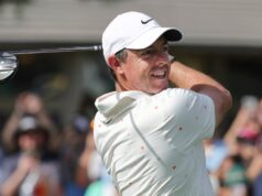Rory McIlroy (atrás) está de olho na chegada ao The Players Championship na quarta-feira.