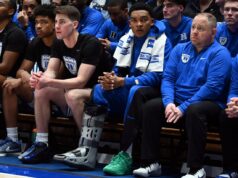 Duke G Caleb Foster faz uma cirurgia no pé, fora do torneio ACC
