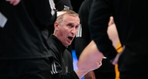 O Arizona State demitiu o técnico Bobby Hurley após 11 temporadas.