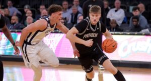 Stephen Walks acertou oito 3s enquanto Providence se reunia para derrotar Butler.