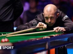 Barry Hawkins derrota Jack Lesowski para ganhar o primeiro título do Aberto de Gales.