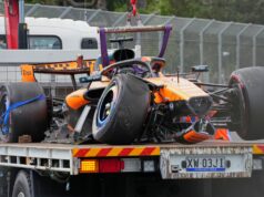 Piastri caiu antes da largada e Colapinto escapou milagrosamente com uma curva