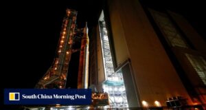 A NASA autorizou o lançamento do foguete lunar Artemis em abril com 4 astronautas.