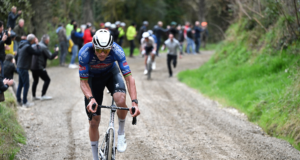 ‘Ir tão fundo como fiz hoje é difícil de replicar no treino’ – Mathieu van der Poel mostra-se na gravilha do Tirreno-Adriatico Antes da próxima grande competição