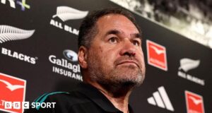 Dave Rainey foi nomeado o primeiro treinador All-Black do Pacifica Heritage.