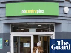 Mercado de trabalho do Reino Unido ‘afunda’ enquanto as empresas permanecem cautelosas na contratação | Negócios