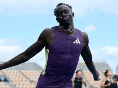 Ele corre 10,2 segundos para ganhar o título dos 100m de Queensland, apesar de estar acamado.