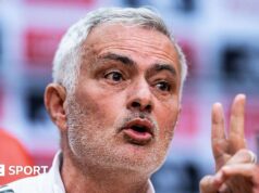 José Mourinho diz que Gianluca Prestianni não jogará com ele novamente se ele abusar racialmente de Vinicius Jr.